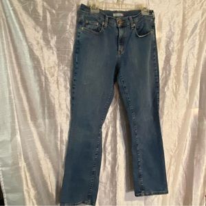 Levi’s SZ 6 Short jeans 505, slight stretch GUC, waist 15 1/2”, inseam 30”